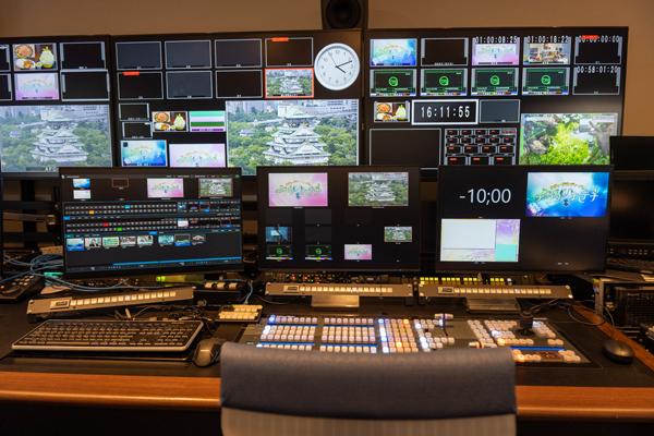 オペレーション卓の「中央島」